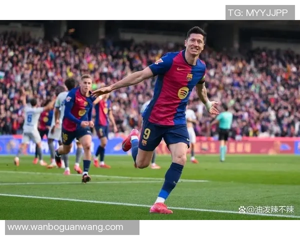 莱万状态火热欧冠赛场再添佳绩射手榜领跑势头强劲